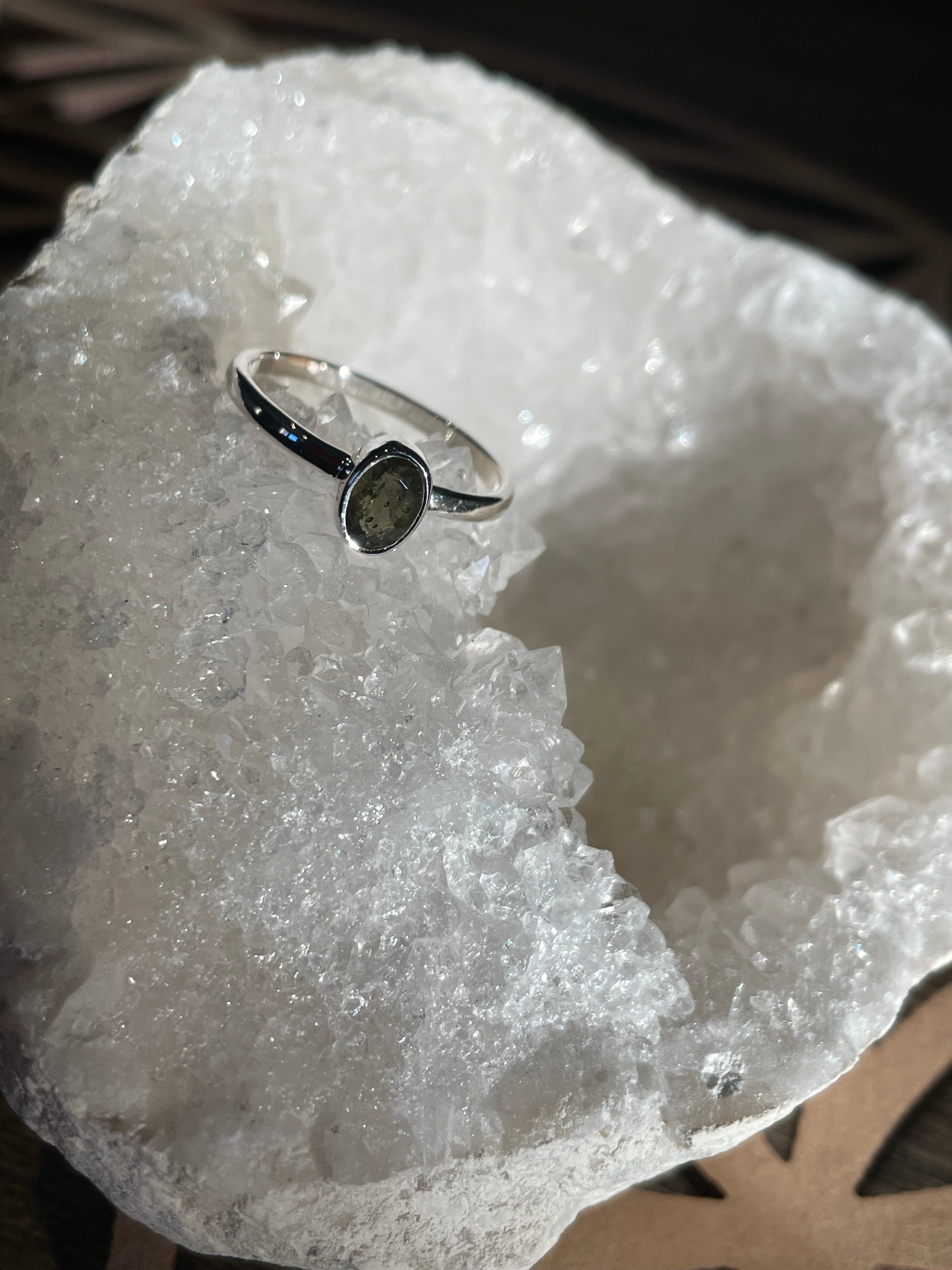 Bague en argent MOLDAVITE Pierre de Lune